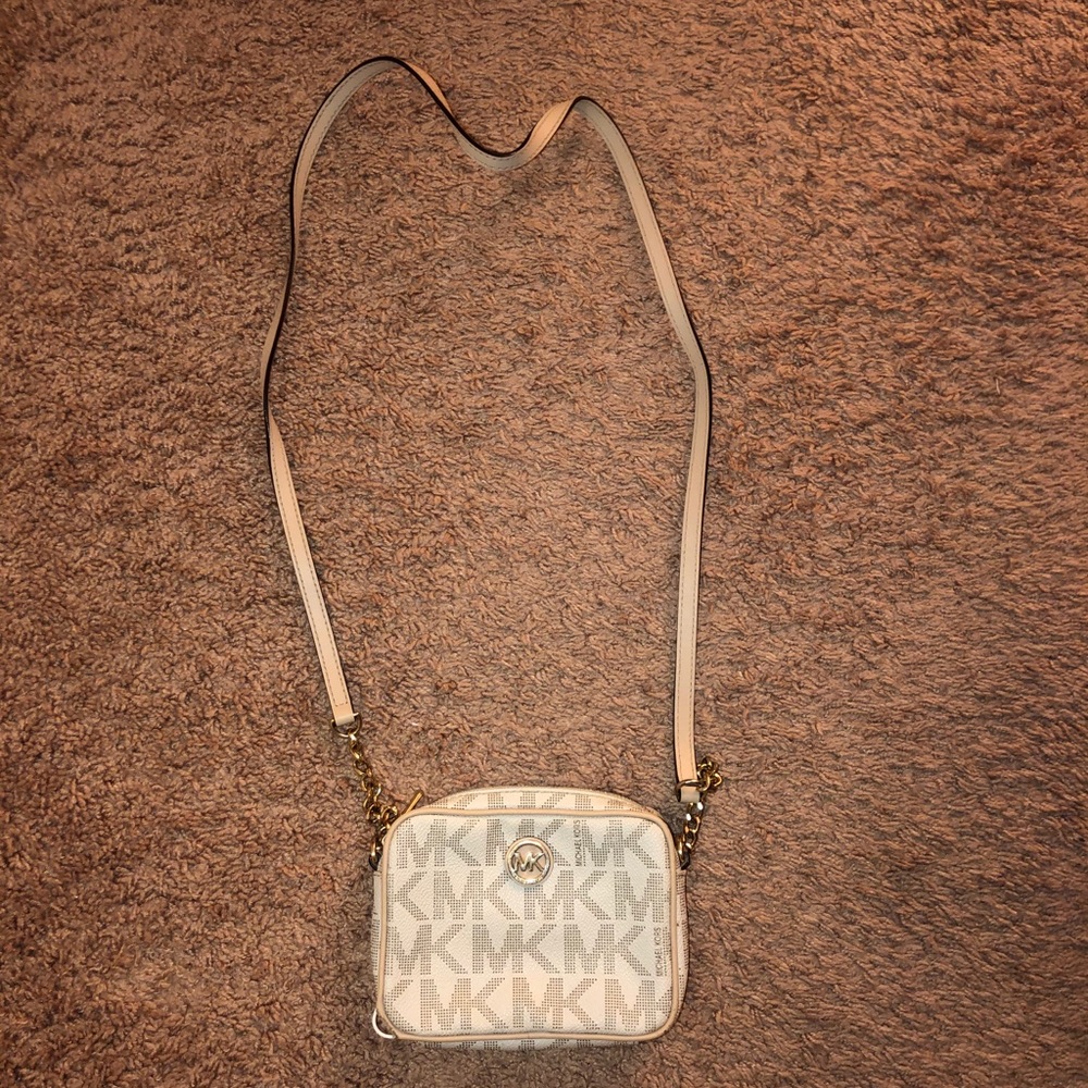 MK SMALL CROSSBODY